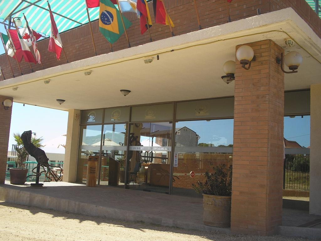Resort Puertas Del Sol Ел Киско Екстериор снимка